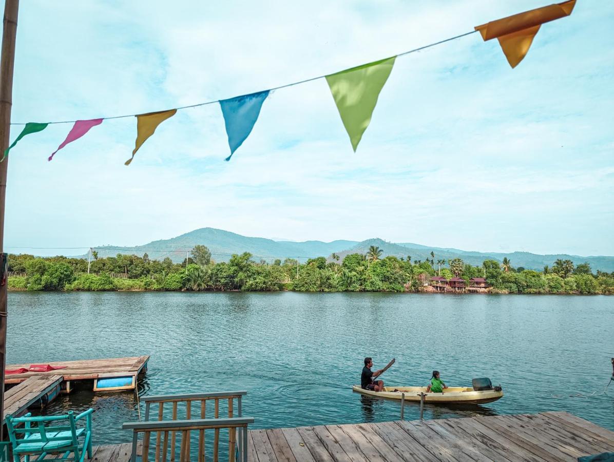 Yellow Sun Kampot Luaran gambar