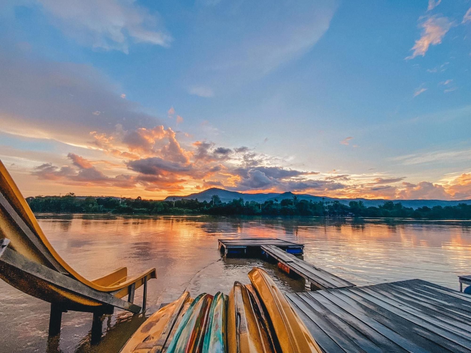 Yellow Sun Kampot Luaran gambar